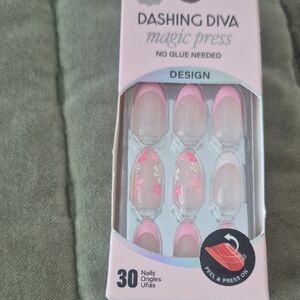 Dashing Diva Magic Press Pink Floral Press-On Nails